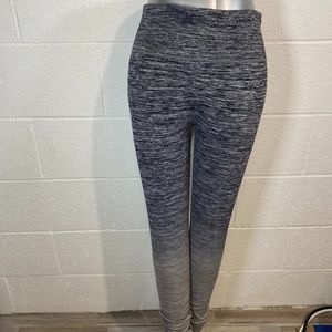 Itzon Gray Ombre Leggings